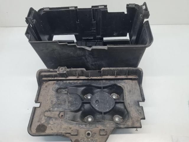 bontott VW BORA Akkumulátor Tartó