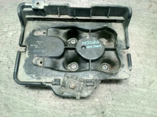 bontott VW BORA Akkumulátor Tartó