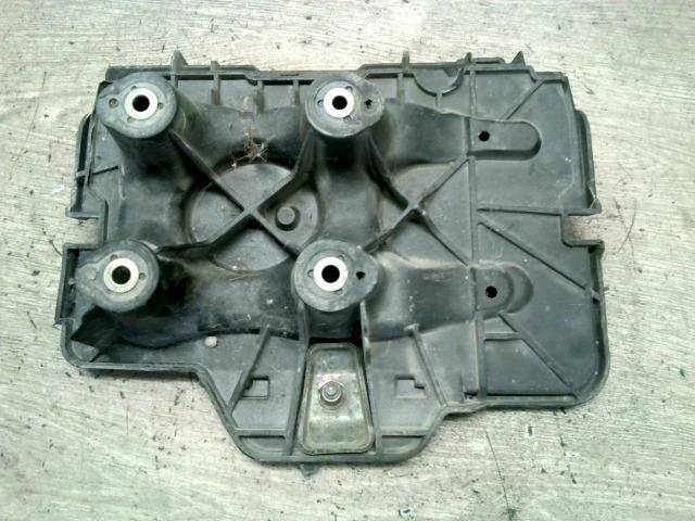 bontott VW BORA Akkumulátor Tartó