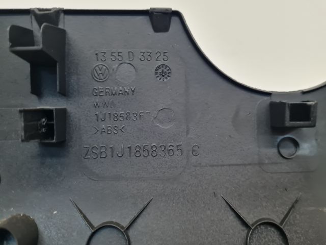 bontott VW BORA Alsó Kormányoszlop Burkolat