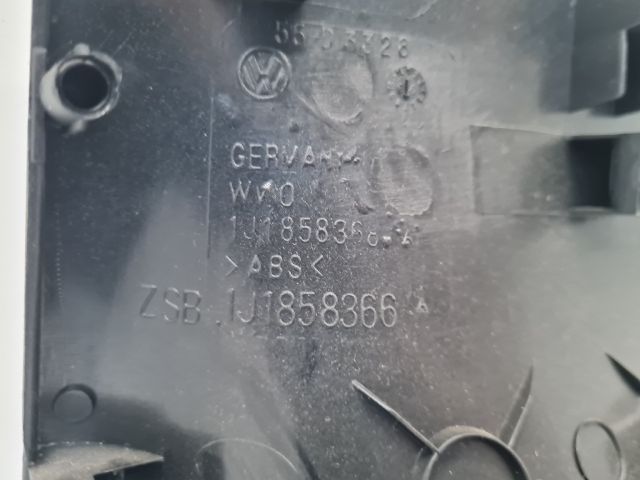 bontott VW BORA Alsó Kormányoszlop Burkolat