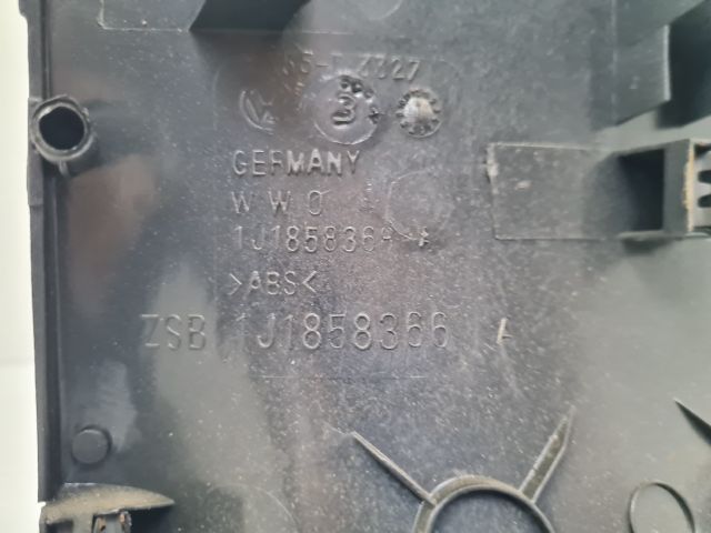 bontott VW BORA Alsó Kormányoszlop Burkolat