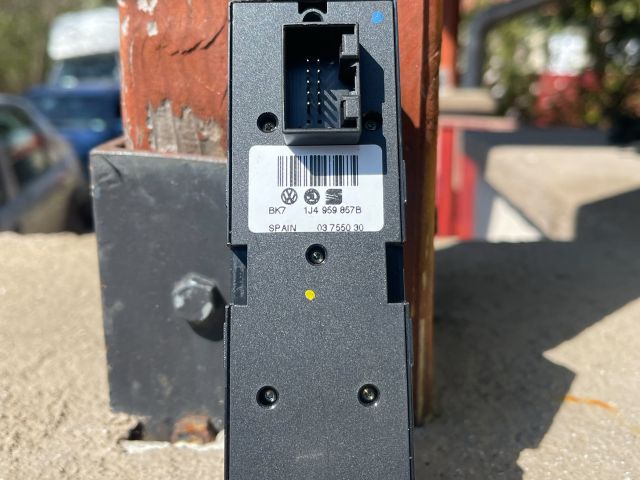 bontott VW BORA Bal első Ablakemelő Kapcsoló