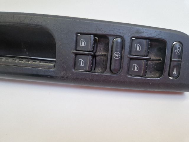 bontott VW BORA Bal első Ablakemelő Kapcsoló