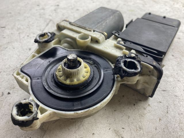 bontott VW BORA Bal első Ablakemelő Motor