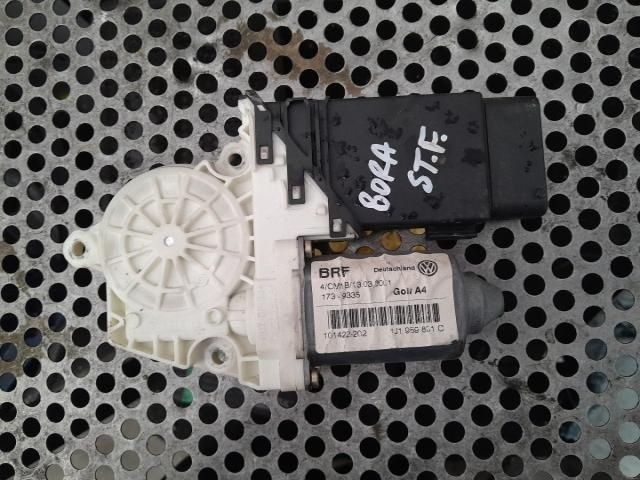 bontott VW BORA Bal első Ablakemelő Motor