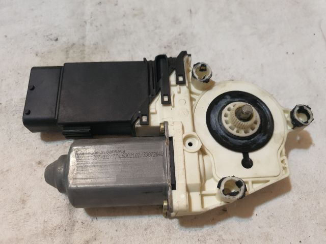 bontott VW BORA Bal első Ablakemelő Motor