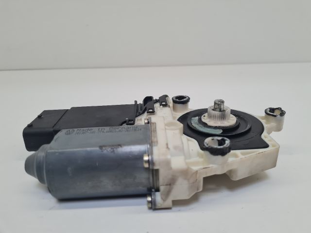 bontott VW BORA Bal első Ablakemelő Motor