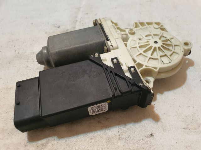 bontott VW BORA Bal első Ablakemelő Motor