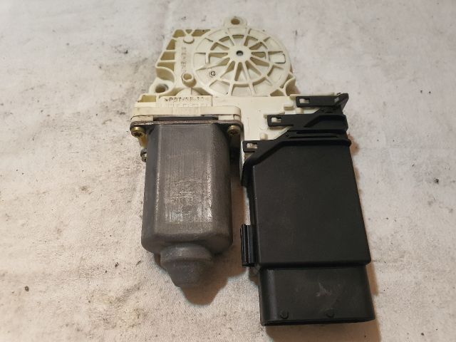 bontott VW BORA Bal első Ablakemelő Motor