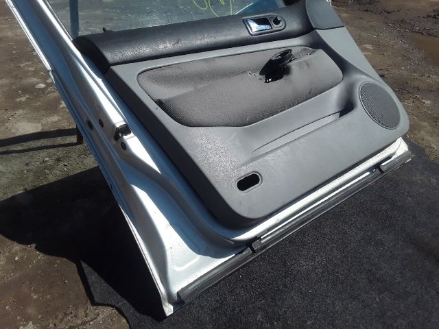 bontott VW BORA Bal első Ajtó (Üres lemez)