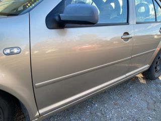 bontott VW BORA Bal első Ajtó (Üres lemez)