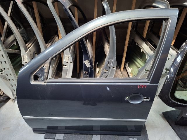 bontott VW BORA Bal első Ajtó (Üres lemez)