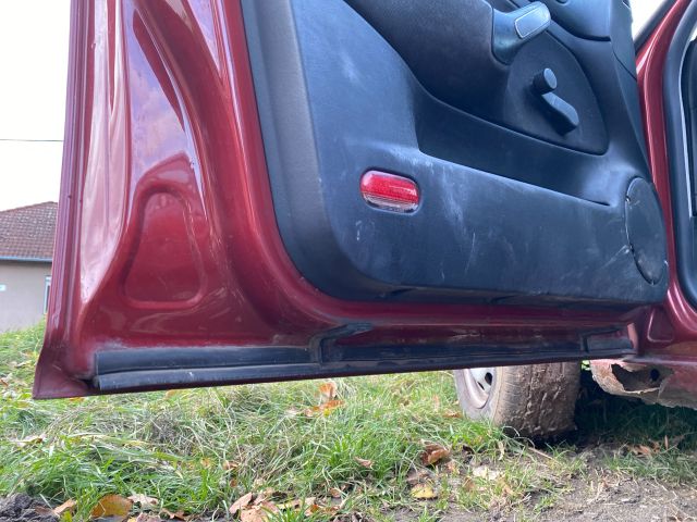 bontott VW BORA Bal első Ajtó (Üres lemez)