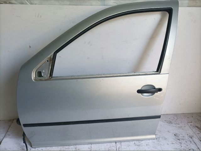 bontott VW BORA Bal első Ajtó (Üres lemez)