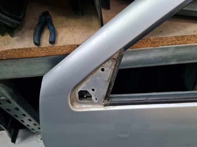 bontott VW BORA Bal első Ajtó (Üres lemez)