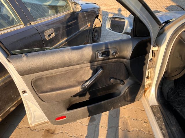 bontott VW BORA Bal első Ajtóhatároló