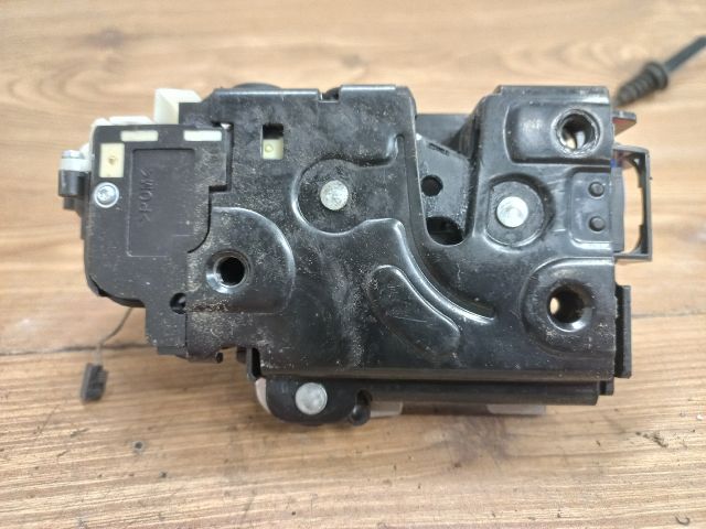 bontott VW BORA Bal első Ajtózár