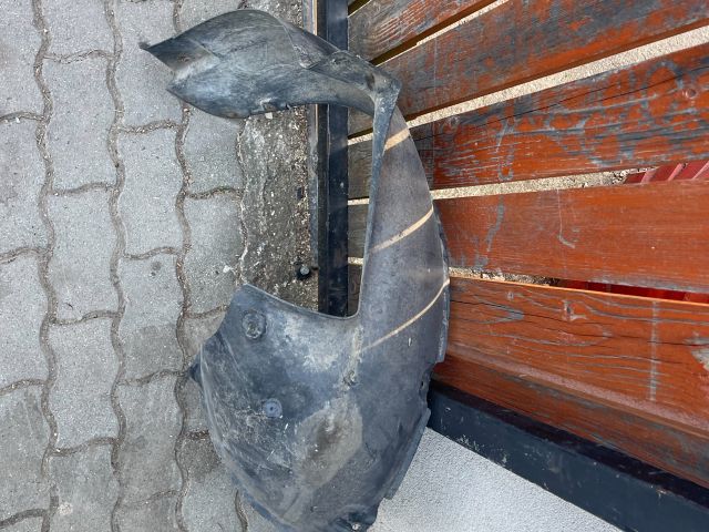 bontott VW BORA Bal első Első Dobbetét (Kerékjárati, Műanyag)