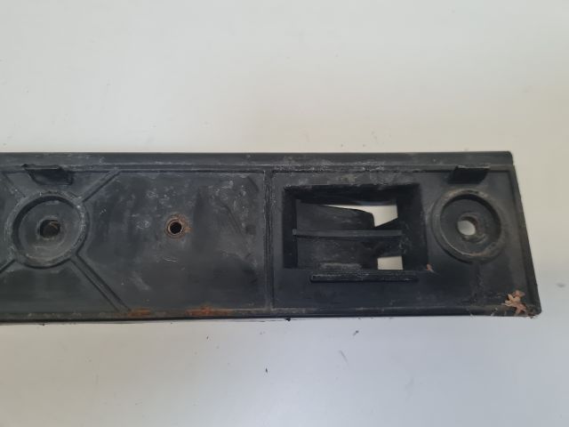 bontott VW BORA Bal első Lökhárító Tartó (Műanyag)