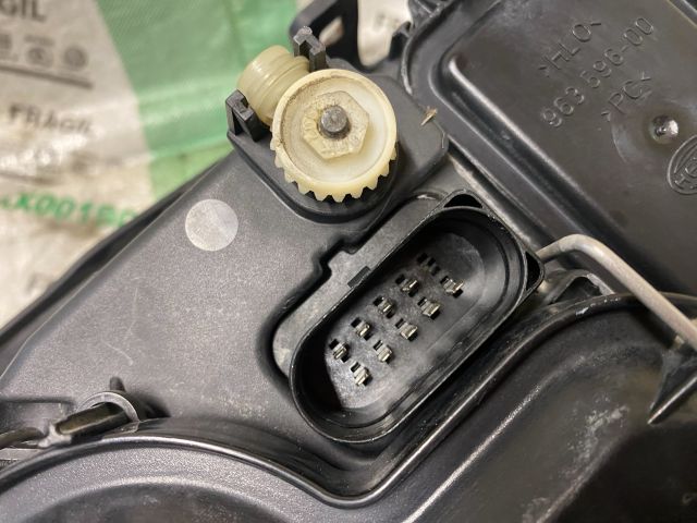 bontott VW BORA Bal Fényszóró