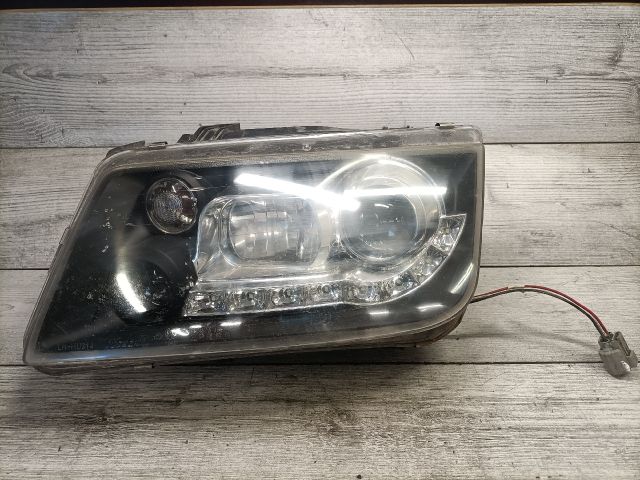 bontott VW BORA Bal Fényszóró