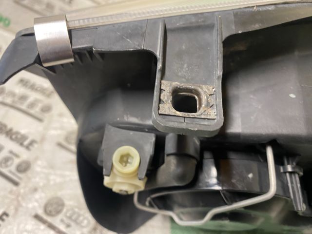 bontott VW BORA Bal Fényszóró