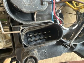 bontott VW BORA Bal Fényszóró