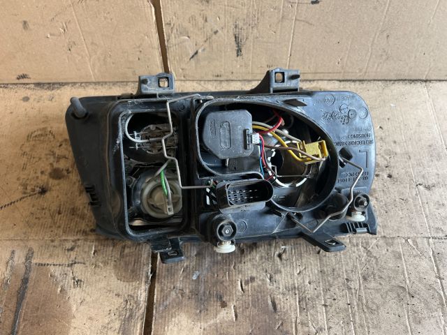 bontott VW BORA Bal Fényszóró