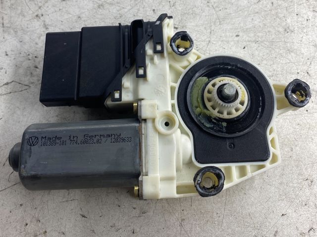 bontott VW BORA Bal hátsó Ablakemelő Motor