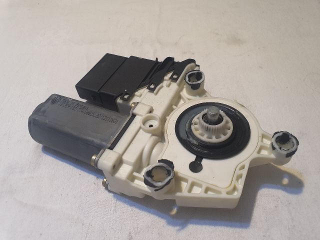 bontott VW BORA Bal hátsó Ablakemelő Motor