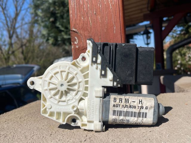 bontott VW BORA Bal hátsó Ablakemelő Motor