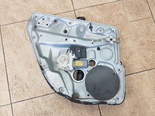 bontott VW BORA Bal hátsó Ablakemelő Szerkezet (Elektromos)