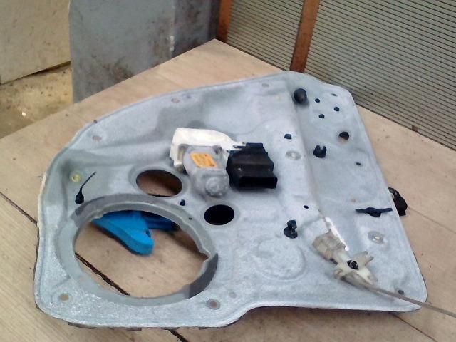 bontott VW BORA Bal hátsó Ablakemelő Szerkezet (Elektromos)