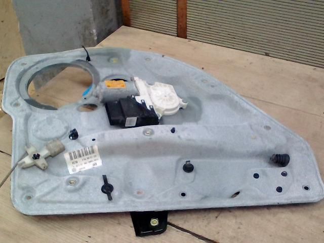 bontott VW BORA Bal hátsó Ablakemelő Szerkezet (Elektromos)