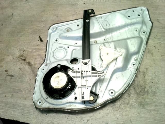 bontott VW BORA Bal hátsó Ablakemelő Szerkezet (Elektromos)