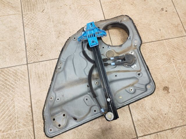 bontott VW BORA Bal hátsó Ablakemelő Szerkezet (Mechanikus)