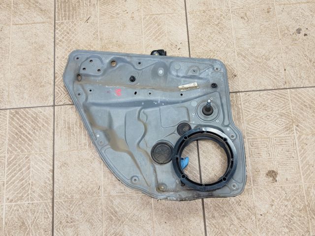 bontott VW BORA Bal hátsó Ablakemelő Szerkezet (Mechanikus)