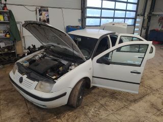 bontott VW BORA Bal hátsó Ablakvezető Gumi