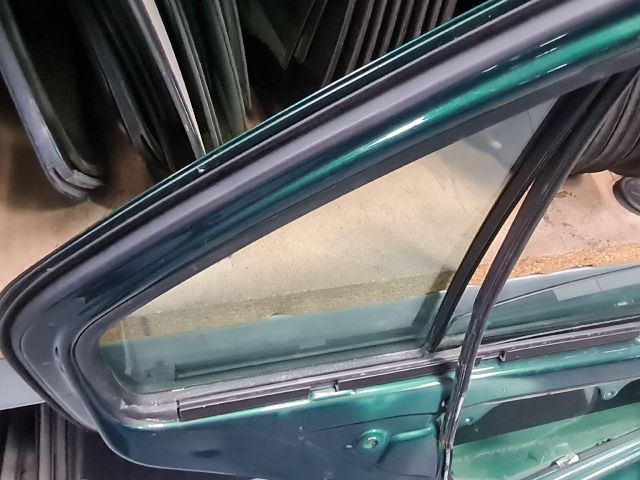 bontott VW BORA Bal hátsó Ajtó (Részeivel)