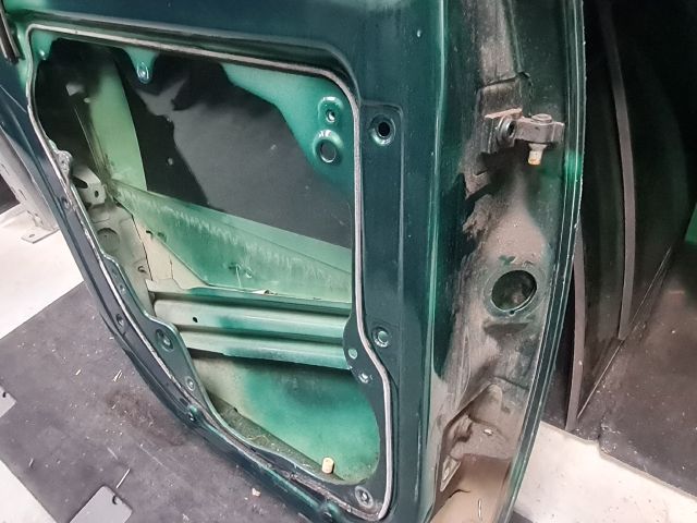 bontott VW BORA Bal hátsó Ajtó (Részeivel)