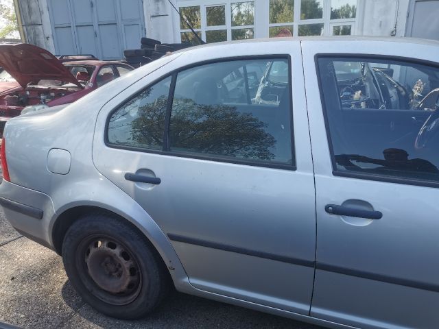 bontott VW BORA Bal hátsó Ajtó (Részeivel)