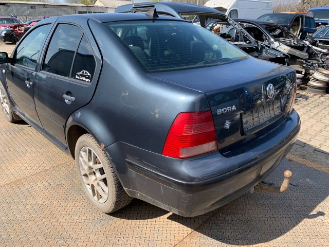 bontott VW BORA Bal hátsó Ajtó (Részeivel)