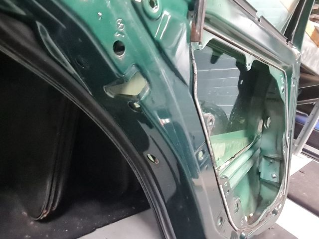 bontott VW BORA Bal hátsó Ajtó (Részeivel)
