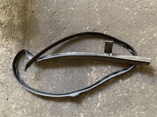 bontott VW BORA Bal hátsó Ajtó Szigetelés