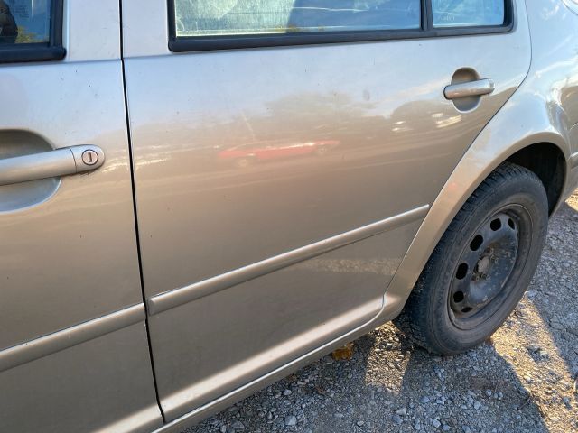 bontott VW BORA Bal hátsó Ajtó (Üres lemez)