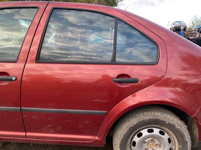 bontott VW BORA Bal hátsó Ajtó (Üres lemez)