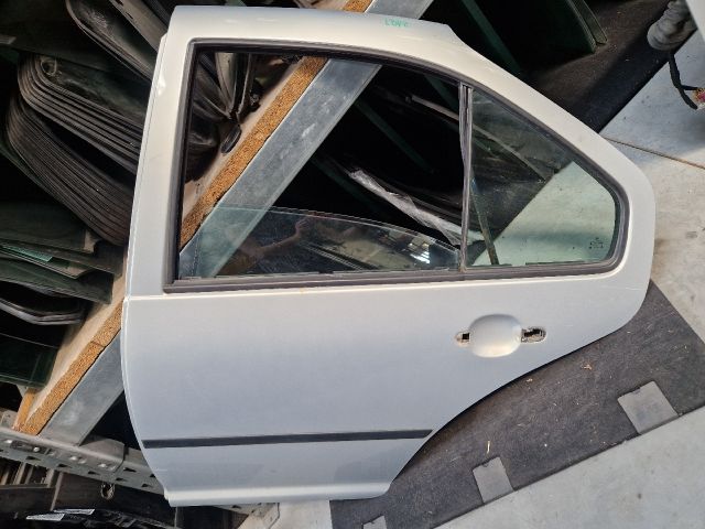 bontott VW BORA Bal hátsó Ajtó (Üres lemez)