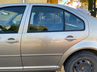 bontott VW BORA Bal hátsó Ajtó (Üres lemez)