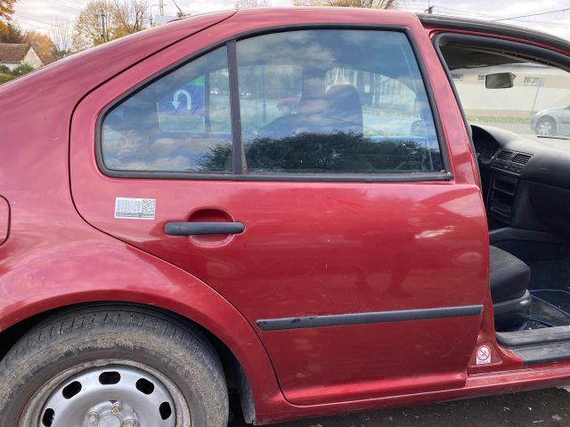bontott VW BORA Bal hátsó Ajtó (Üres lemez)